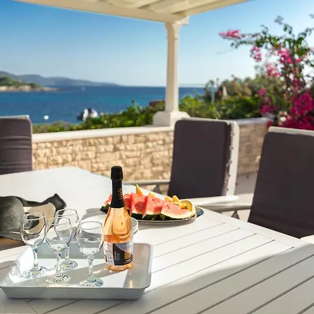 Lucia Semesterbostad Vela Luka